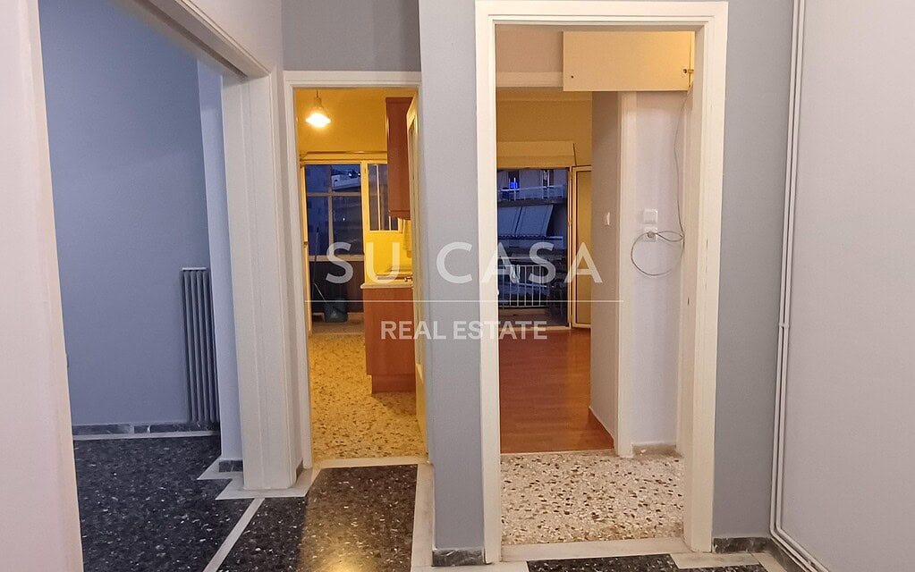 Ανέσεις και διακόσμηση εσωτερικού χώρου διαμερίσματος.