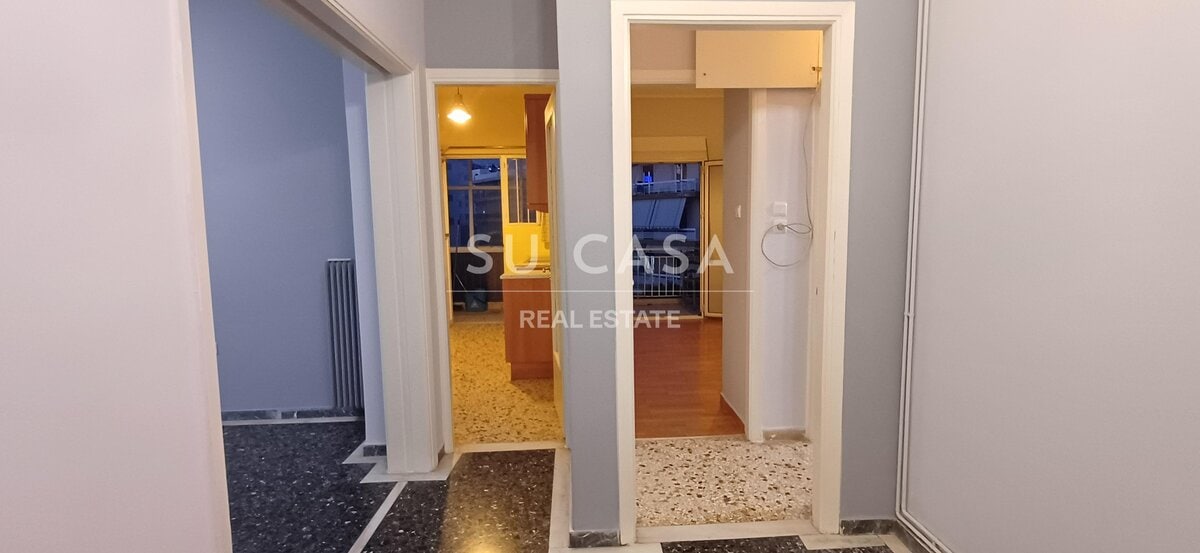Ανέσεις και διακόσμηση εσωτερικού χώρου διαμερίσματος.