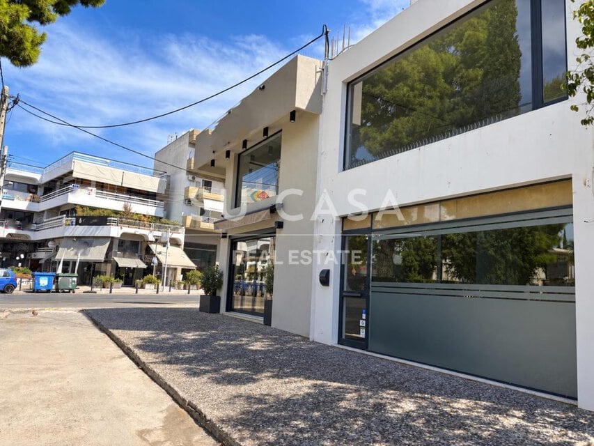 Κατάστημα 52 τ.μ. με μεγάλο βιτρίνα στην Αγ. Παρασκευή, κοντά σε δρόμο και πεζόδρομο.